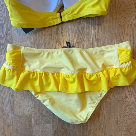 Hot Topic Disney Belle Bikini Set Size Large/XL NWT - Picture 9 of 12